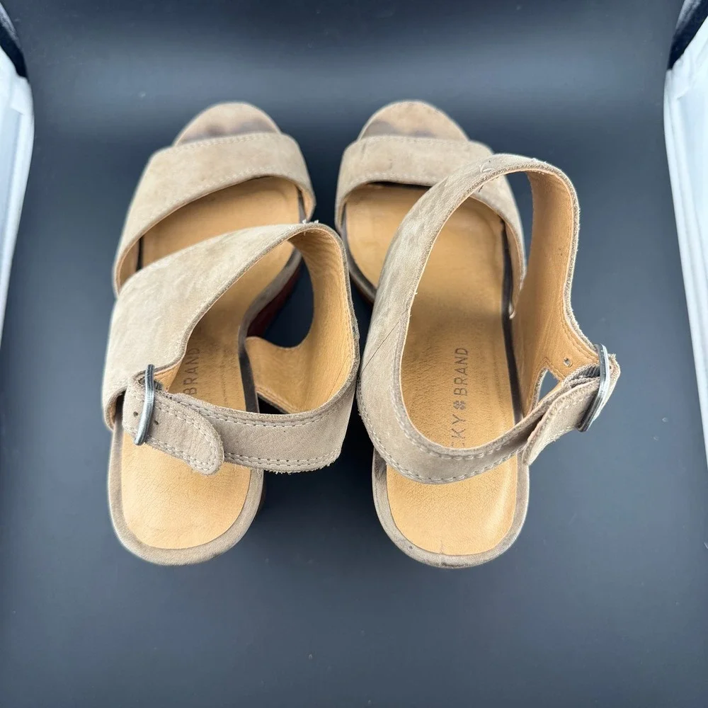 Lucky Brand Taupe Suede Platform Wedge Sandals Buckle Ankle Strap‎ Wood Heel